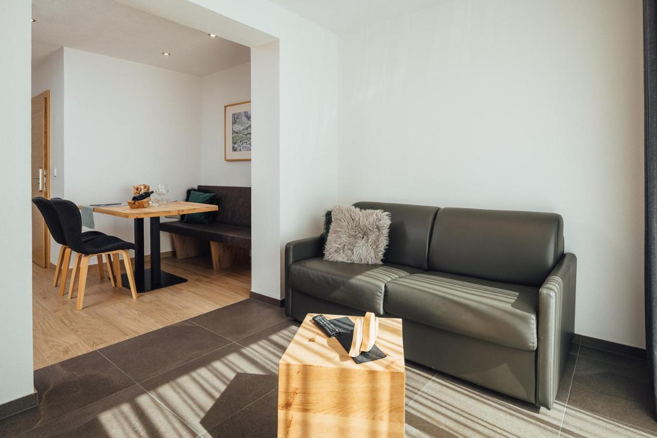 Aparthotel Haus Piz Lad 4*